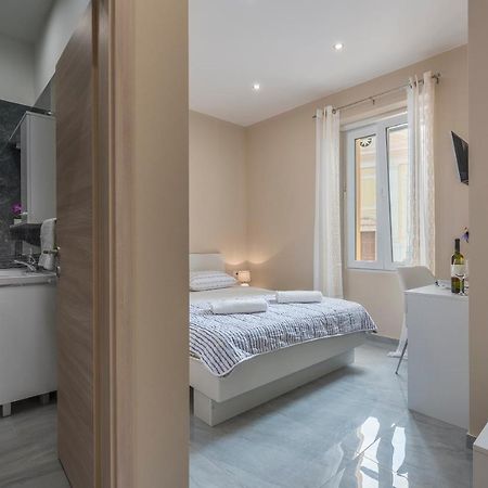 Roberto Rooms Porec Exterior photo