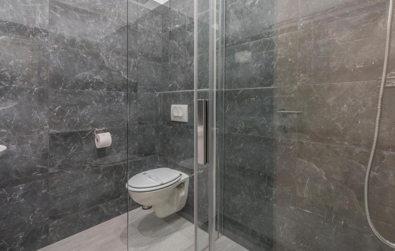 Roberto Rooms Porec Exterior photo
