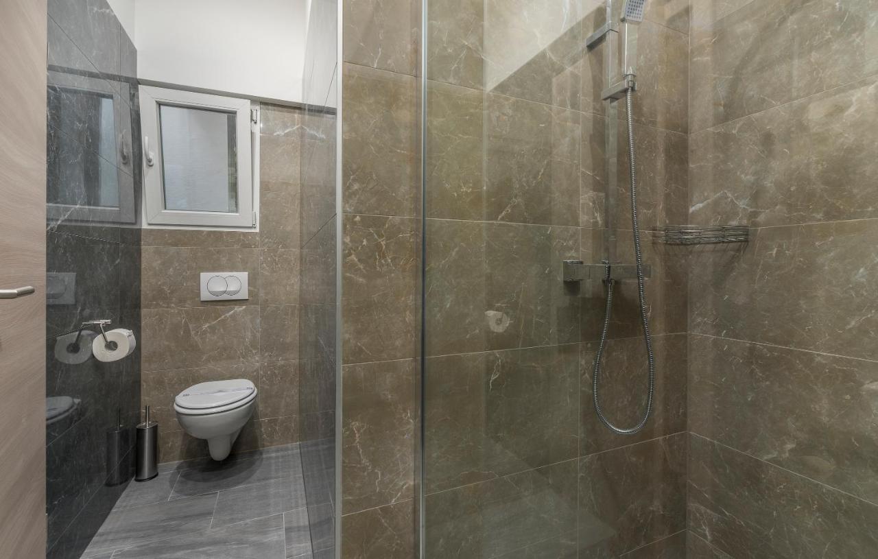 Roberto Rooms Porec Exterior photo